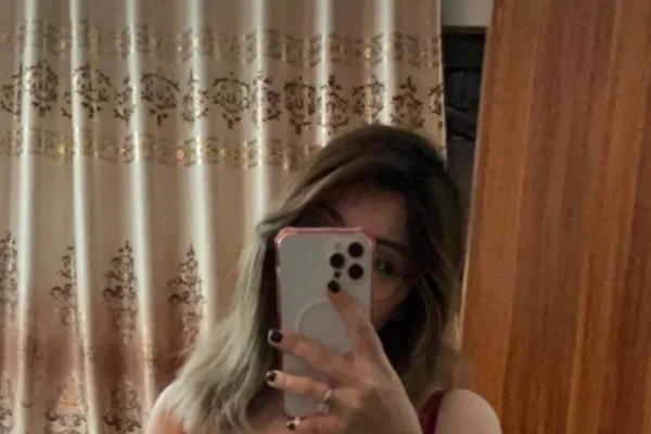 Balıketli Sarışın Anonim Hatun