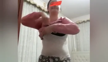 Kızın Geniş Arşivi Kaçırmayın