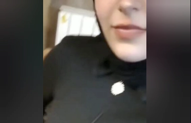 Snaptan Düşen Ünili Türbanlı