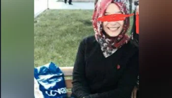 Tatlı Türbanlı Genç Kız