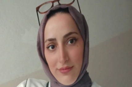 Türbanlı Dolgun Büşra