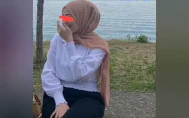 Türbanlı Esin