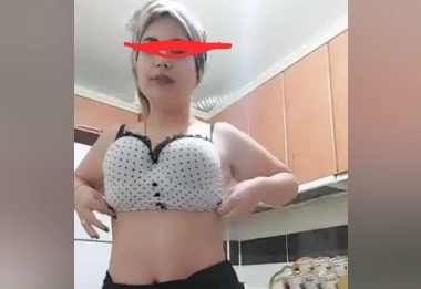 Türbanlı Show Yapıyor