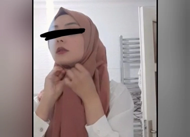 Türbanlı tatlı kız