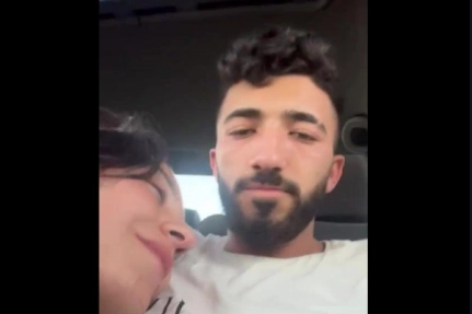 Ünili Hatunu Çeşitli Yerlerde Götürüyor