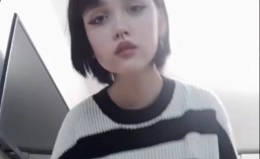 Gotik Beyaz Tenli Allahsız Hatun