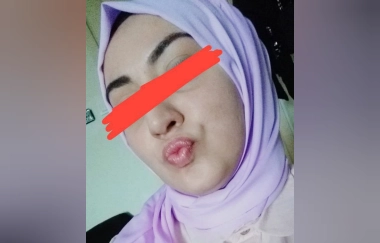 Türbanlı Kızın Resimleri